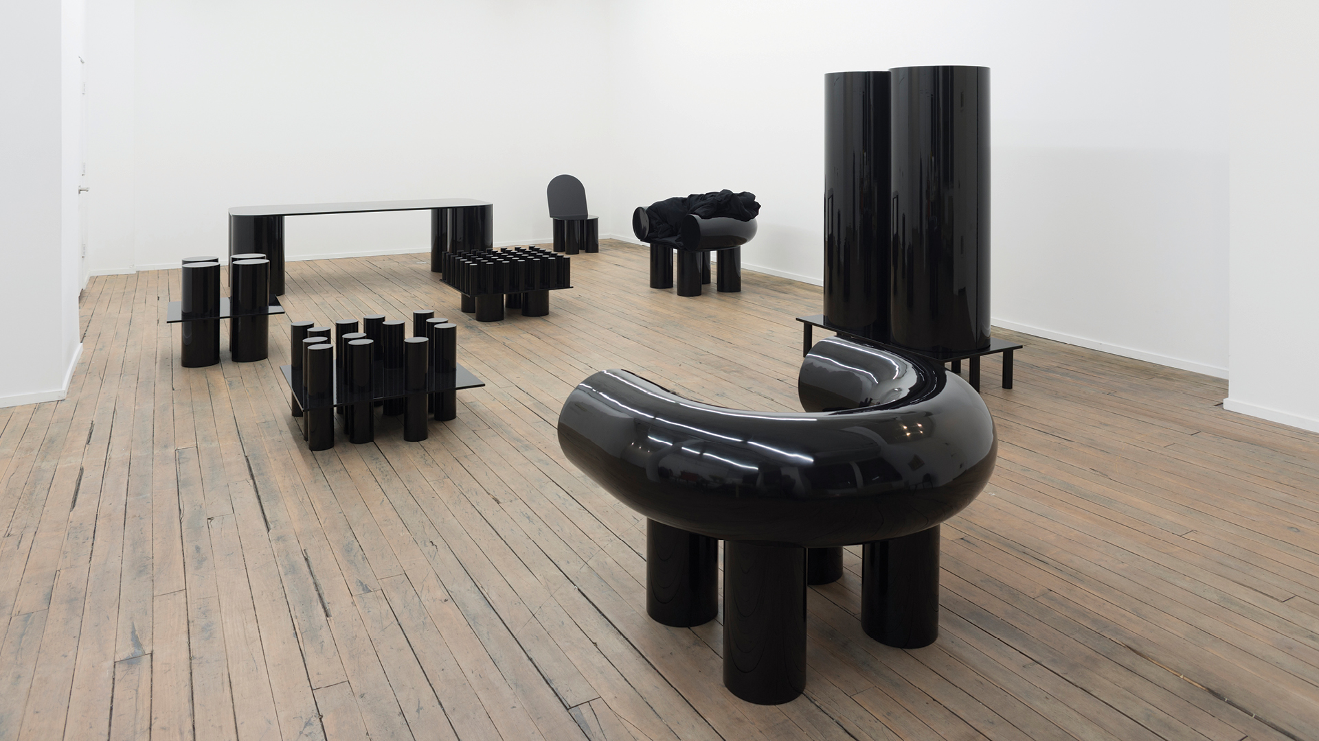 SET by Ania Jaworska at the Volume Gallery, Chicago | SET | Ania Jaworksa | STIR