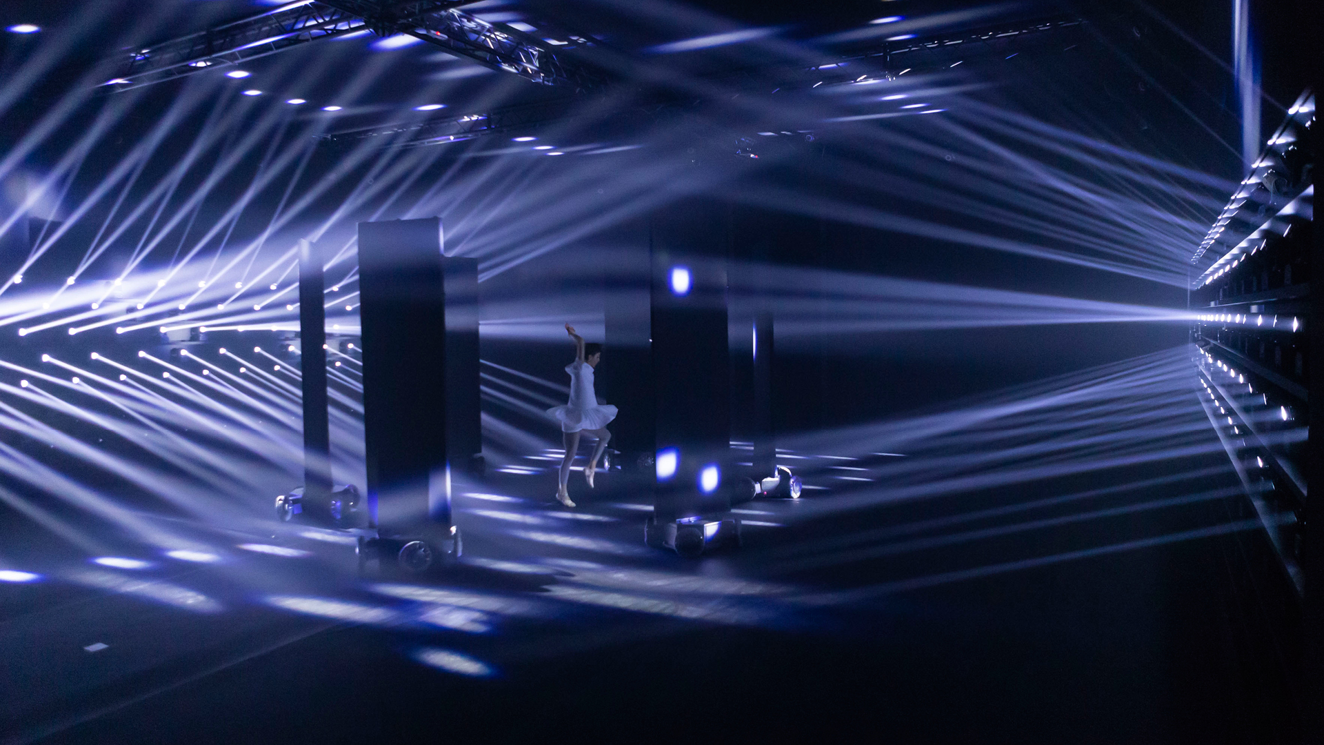 Lexus Design Event 2019 - Leading with Light | Interactive installation | Rhizomatiks | STIR