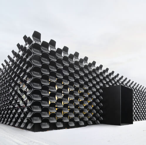Product showcase on the fa&ccedil;ade of the MY DVA furniture showroom 