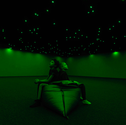 Tatsuo Miyajima's exhibition <em>Sky of Time</em> lights up the darkness in green LEDs