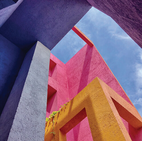 Natural Arquitectura designs a home in an architecture of polychromy and emotions