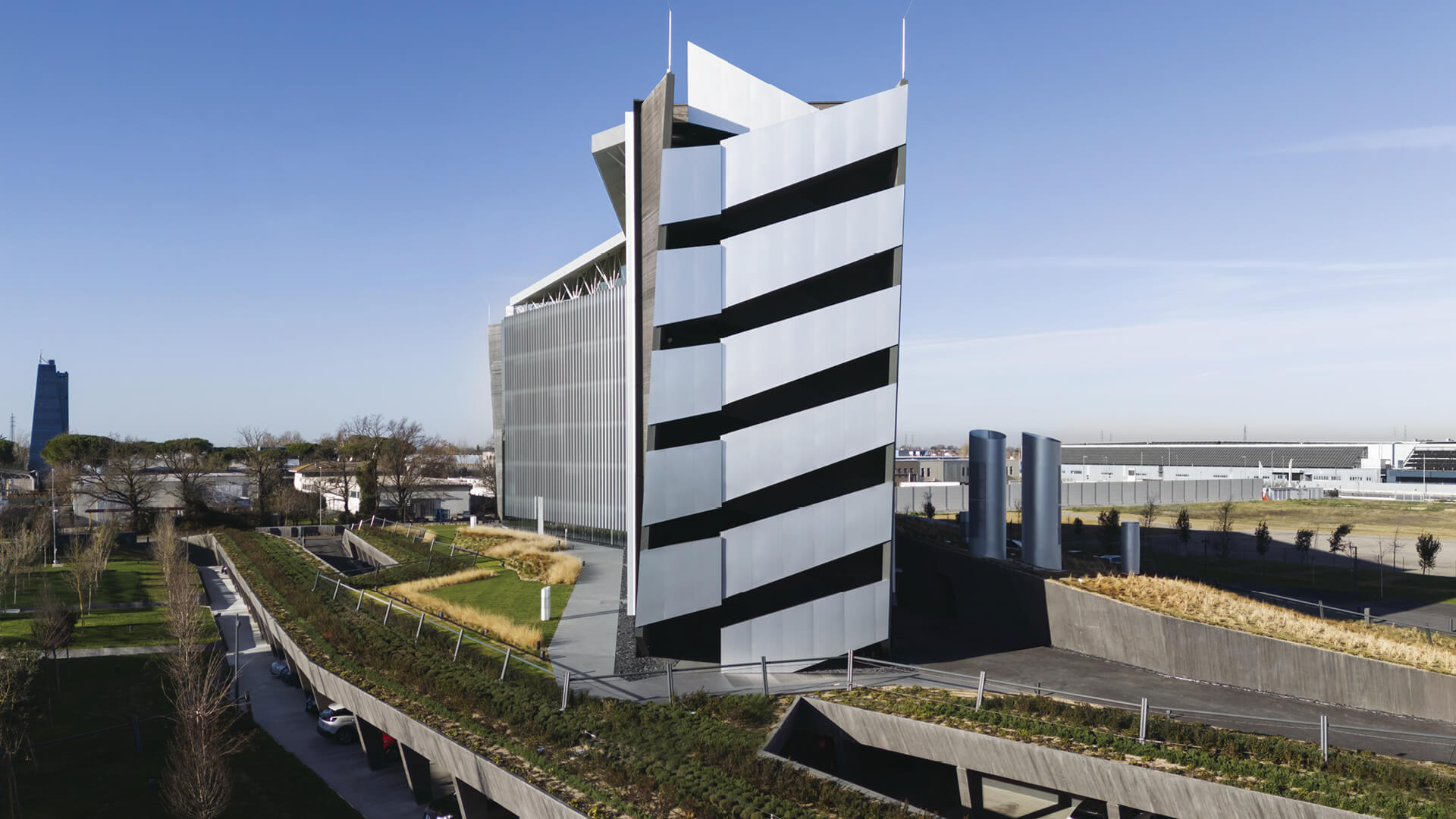 The CIA Conad Headquarters carries a deconstructivist non-orthogonal form that derives its form through neuroarchitecture | CIA Conad Headquarters | Tisselli Studio Architetti | STIRworld