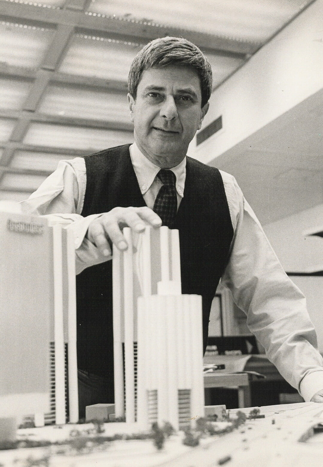 Bertrand Goldberg (1913 – 1997) with Detroit Park City model, Marina City, Chicago, USA, 1959-67 |Interview with Geoff Goldberg| Bertrand Goldberg | STIRworld