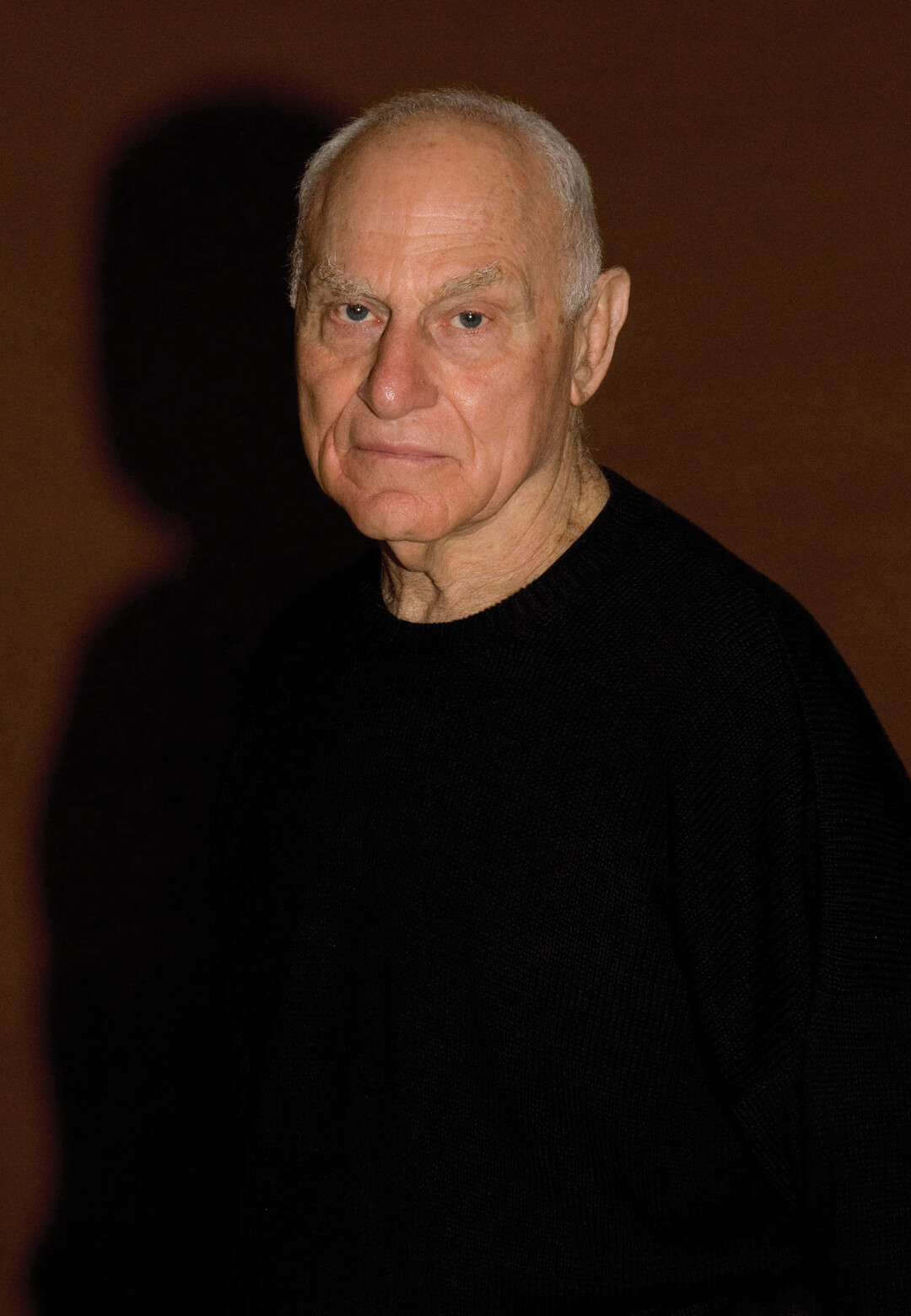 (L)  Portrait of Richard Serra | Richard Serra | Guggenheim Bilbao Museoa | STIRworld; (R) Richard Serra Sculpture: Forty Years, installation view, 2007, Richard Serra | Richard Serra | MoMA | STIRwor