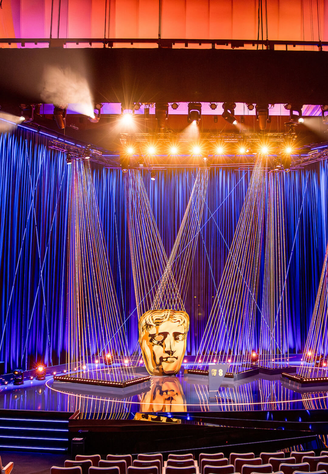 The 2025 BAFTA stage captures cinema’s essence through light and form  |BAFTA 2025| Yellow Studio | STIRworld