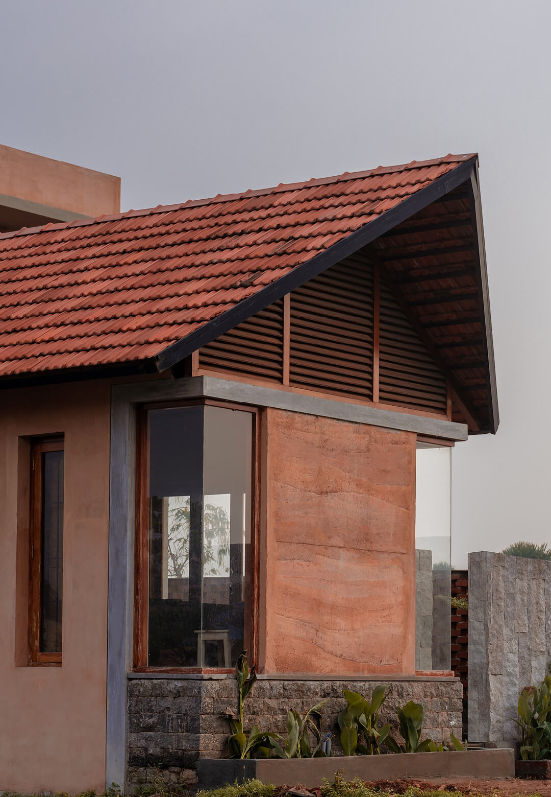 SITH Villa sits in harmony with its natural surroundings | SITH Villa | Aagaram Architects | STIRworld