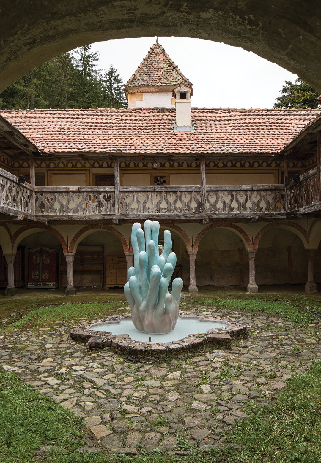 Installation view of Anguane’s Fountain, 2024; Anguane’s Fountain, Stream (COBRACORAL) 2024, commissioned by Biennale Gherdëina 9, Diana Policarpo| Biennale Gherdëina 9 | STIRworld