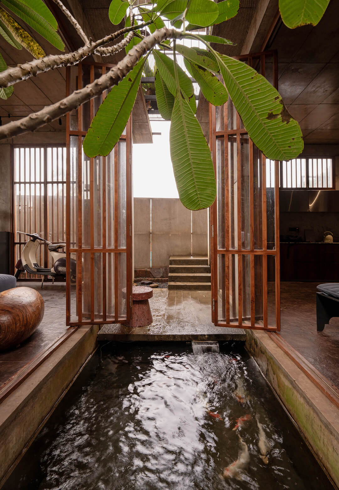 Located in Kannur, Kerala, the 3dor Office by 3dor Concepts stages a calm and unhurried work environment that fosters collaboration and reflection | 3dor Office | 3dor Concepts | STIRworld