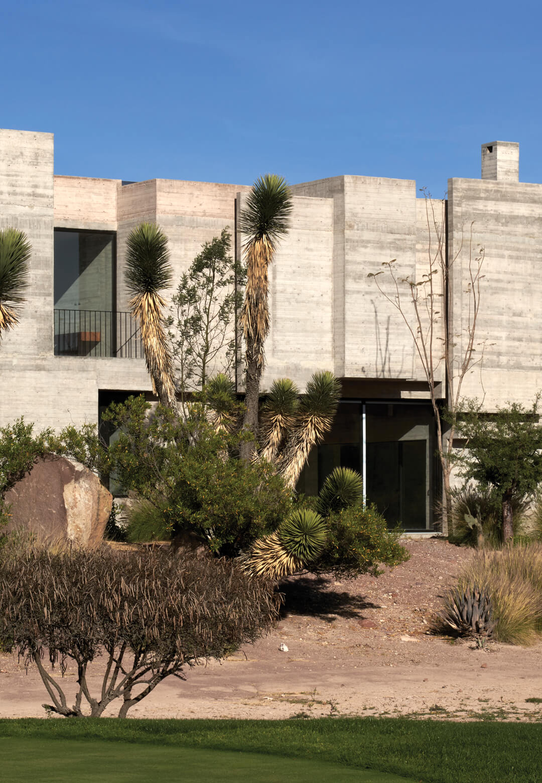 Casa HMZ in Mexico designed by Lucio Muniain | Casa HMZ by Lucio Muniain | STIRworld
