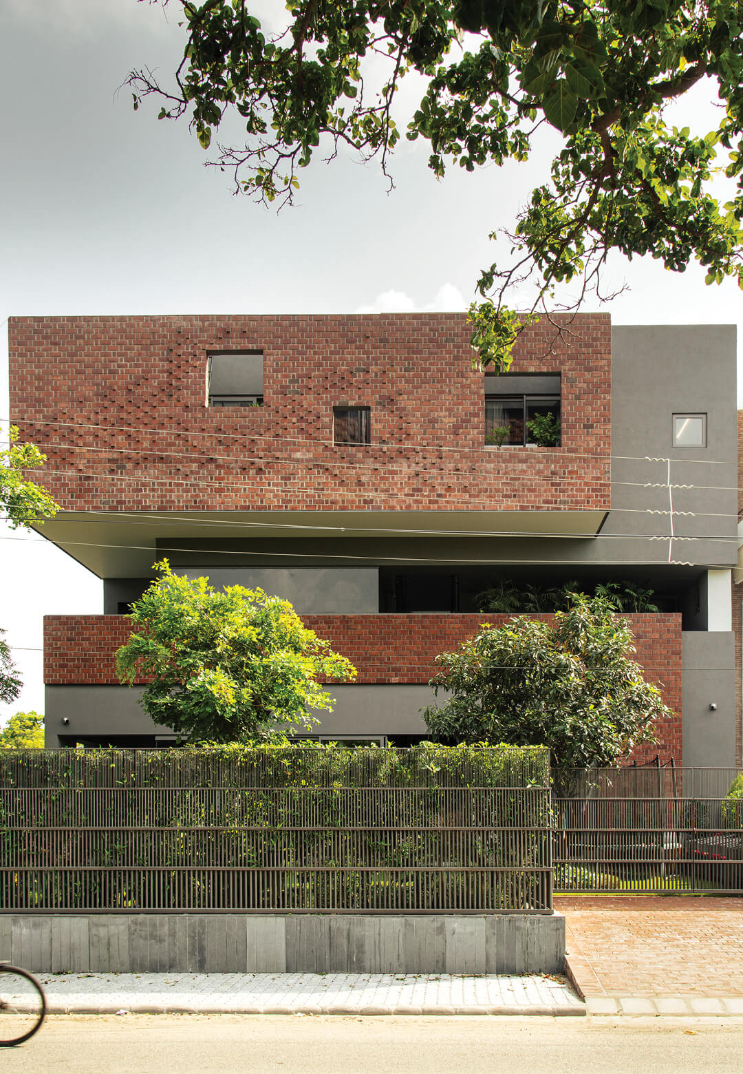 Residence 91 by Charged Voids celebrates the idea of communal living through a design pivoted around a courtyard | Residence 91 | Charged Voids | India | STIRworld