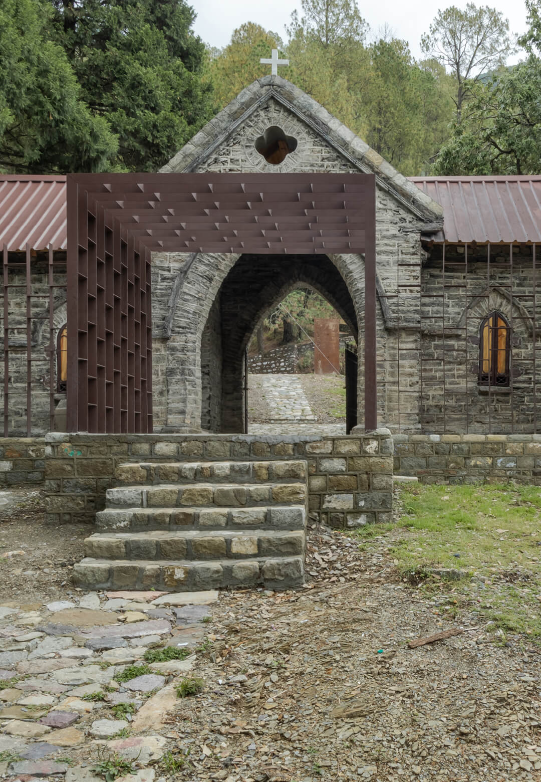 Sensorium Park by Compartment S4 occupies a British-era cemetery embedded within a mature pine forest in Uttarakhand | Sensorium Park | Compartment S4 | STIRworld