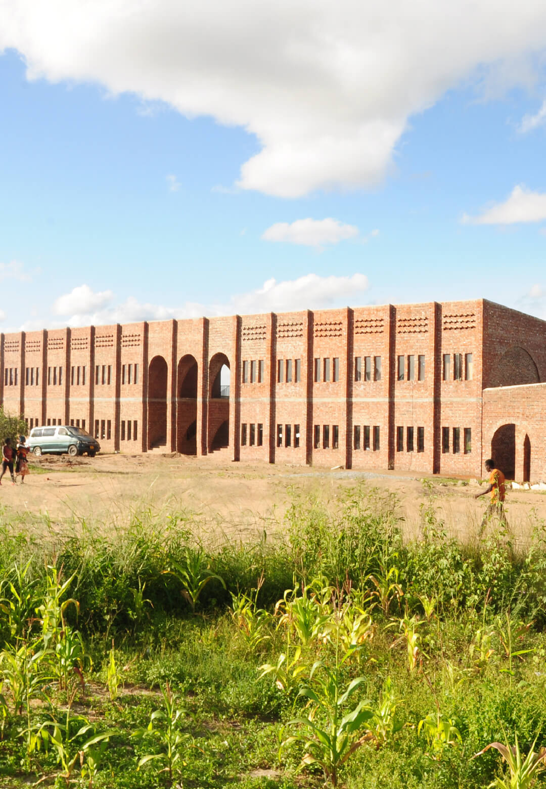 The Rising Star School in Hopley, Zimbabwe, provides an example of engaging communities for architecture | Rising Star School | Ingenieure ohne Grenzen e.V | STIRworld