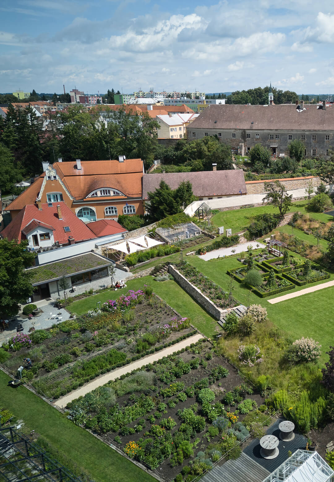 Located in Jindřichův Hradec, Czech Republic, the Kraffer Garden complex unfolds as a &lsquo;living organism&rsquo; | Kraffer Garden | Atelier Za M&aacute;k | STIRworld
