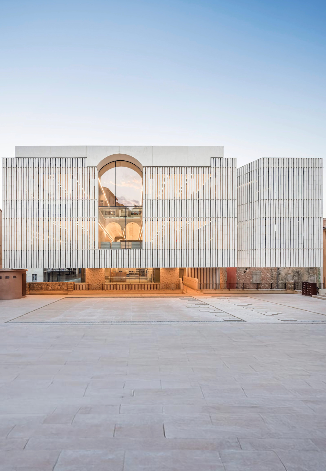 Média Library Charles Nègre by Ivry Serre and Beaudouin Architectes | Média Library Charles Nègre | Ivry Serre and Beaudouin Architectes | STIRworld