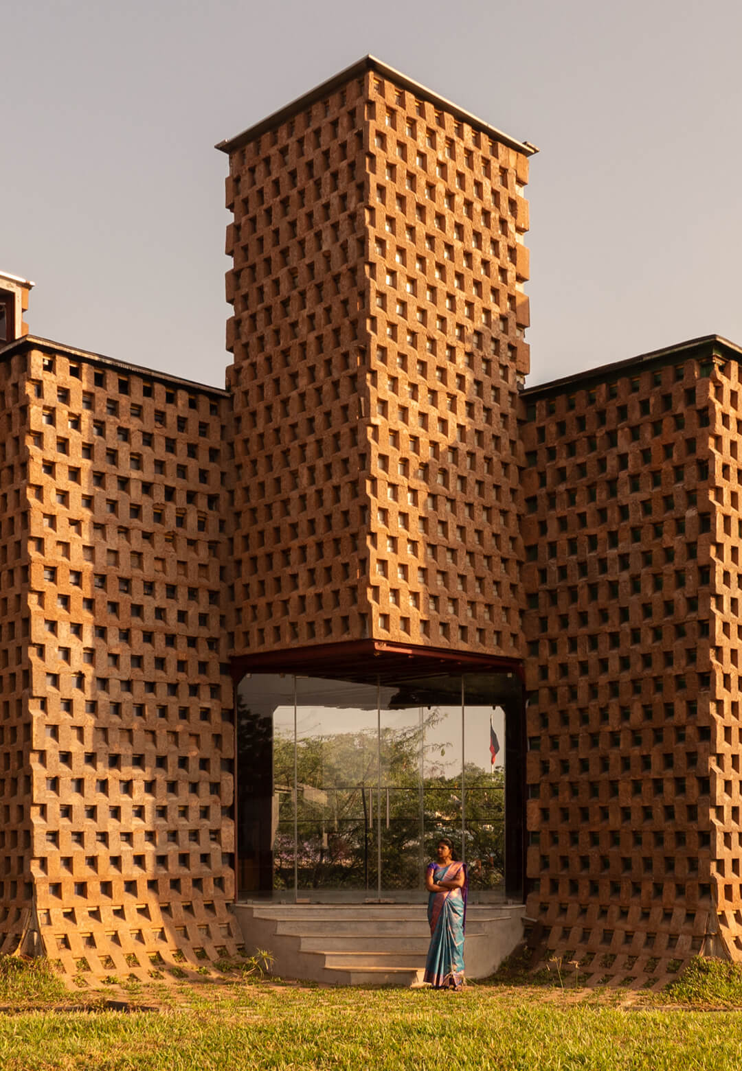 Designed by Wallmakers, Petti Restaurant in Tuticorin, Tamil Nadu, utilises local resources and materials to create an energy-efficient building | Petti Restaurant | Wallmakers | STIRworld