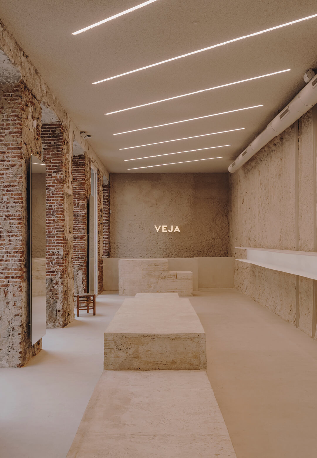 The raw and refined aesthetics of Veja Madrid by Plantea Studio| Veja Madrid| Plantea Studio| STIRworld
