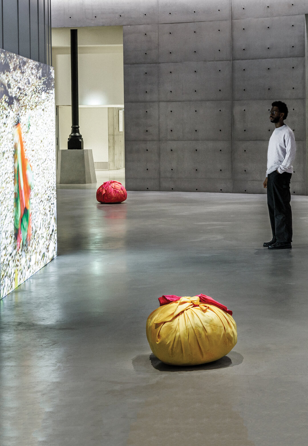To Breathe — Constellation, 2024, view of the exhibition Le monde comme il va, Bourse de Commerce – Pinault Collection, Paris, 2024, Kimsooja |Bourse de Commerce |STIRworld
