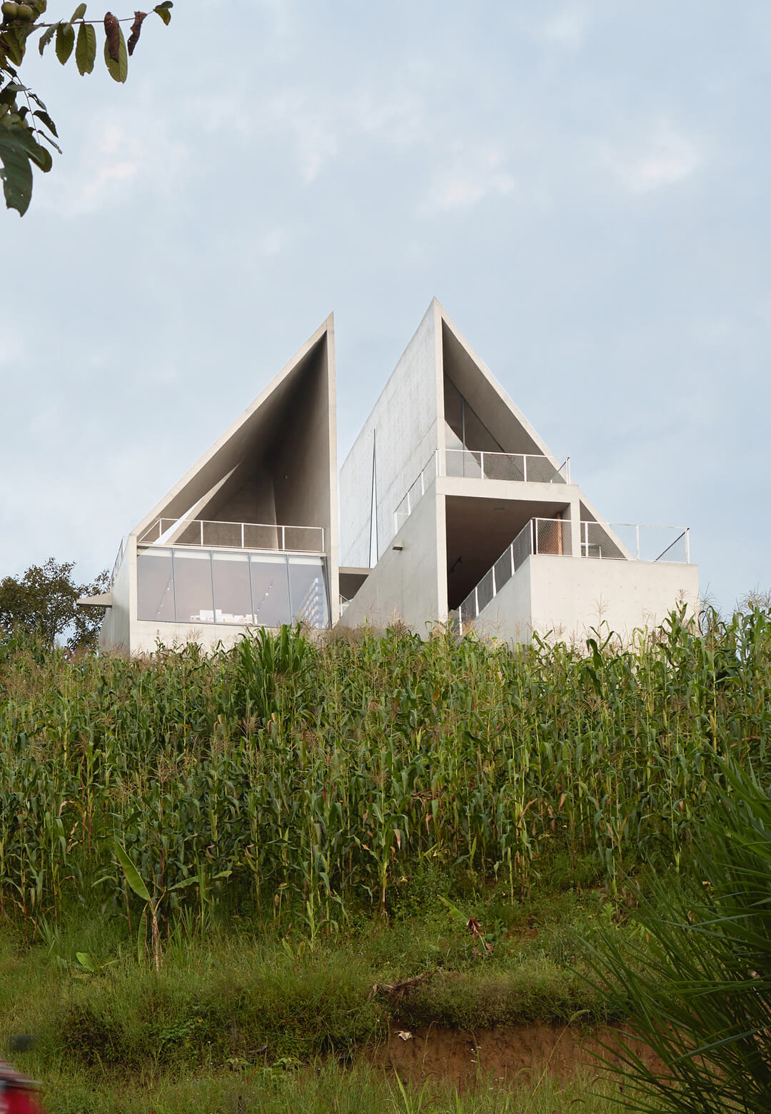 The Nujiang Grand Canyon Bookstore’s design appears as “an arrow on the bowstring”|Nujiang Grand Canyon Bookstore | Trace Architecture Office[TAO] | STIRworld