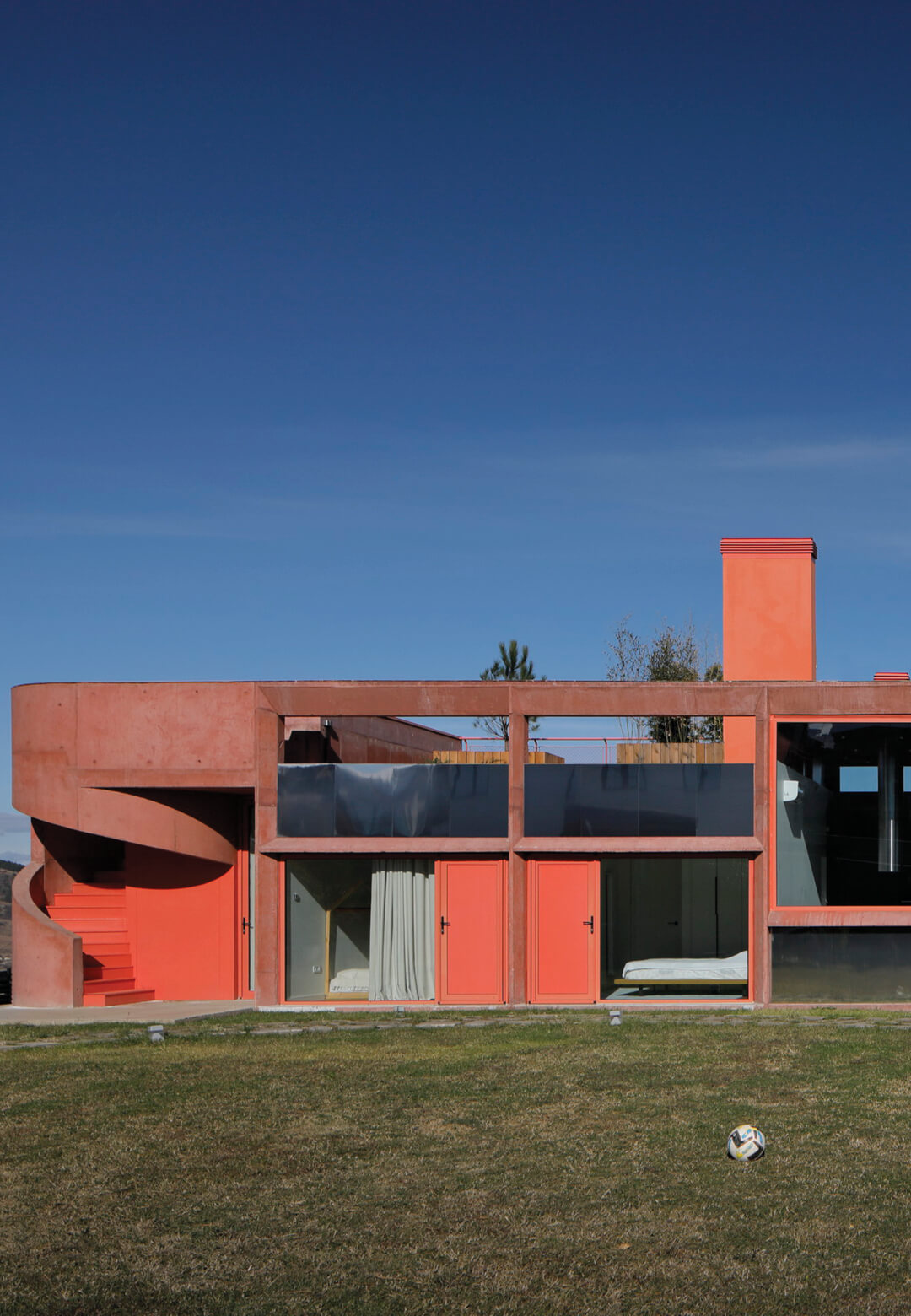 The Terracotta Pavilion House builds on the spatial dichotomies afforded by pavilion architecture | Terracotta Pavilion House | Laboratory of Architecture #3 | STIRworld