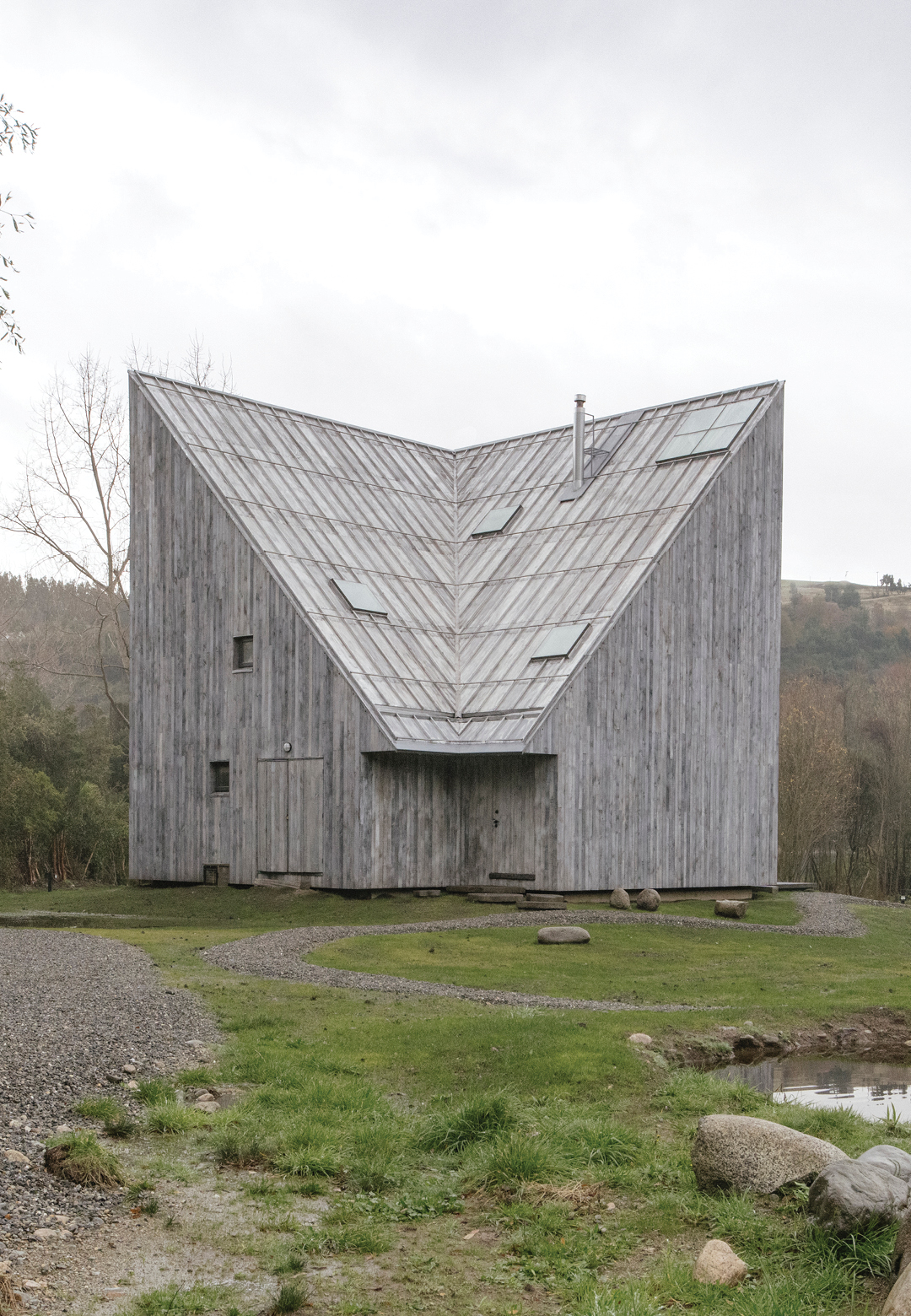 Humo House in south Chile designed by Iván Bravo architects with Martín Rojas Ortiz | Humo House by Iván Bravo architects with Martín Rojas | STIRworld