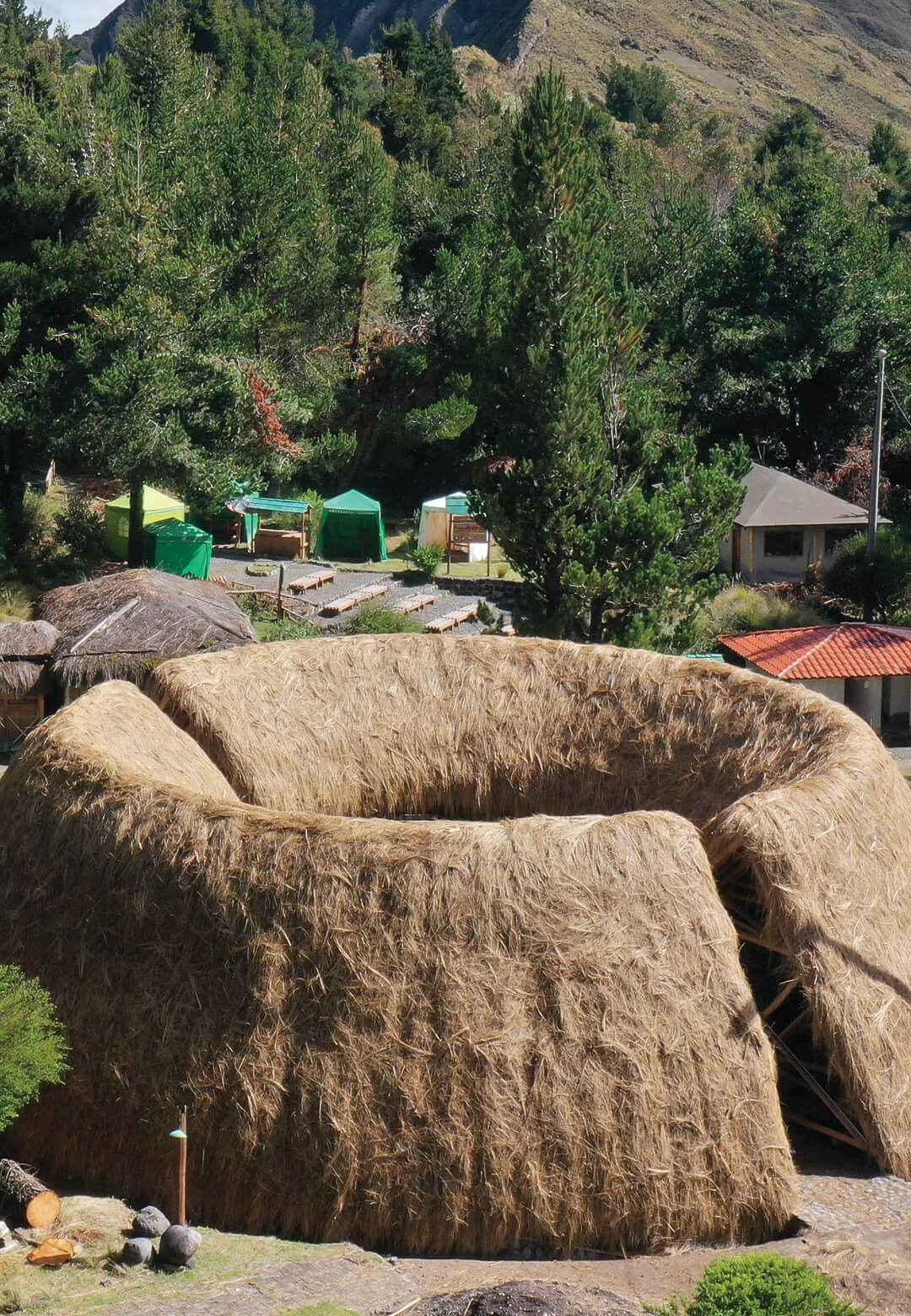 The Chaki Wasi handicrafts centre was built in close collaboration with the local community to honour local building traditions | Chaki Wasi | La Cabina de la Curiosidad | Ecuador | STIRworld