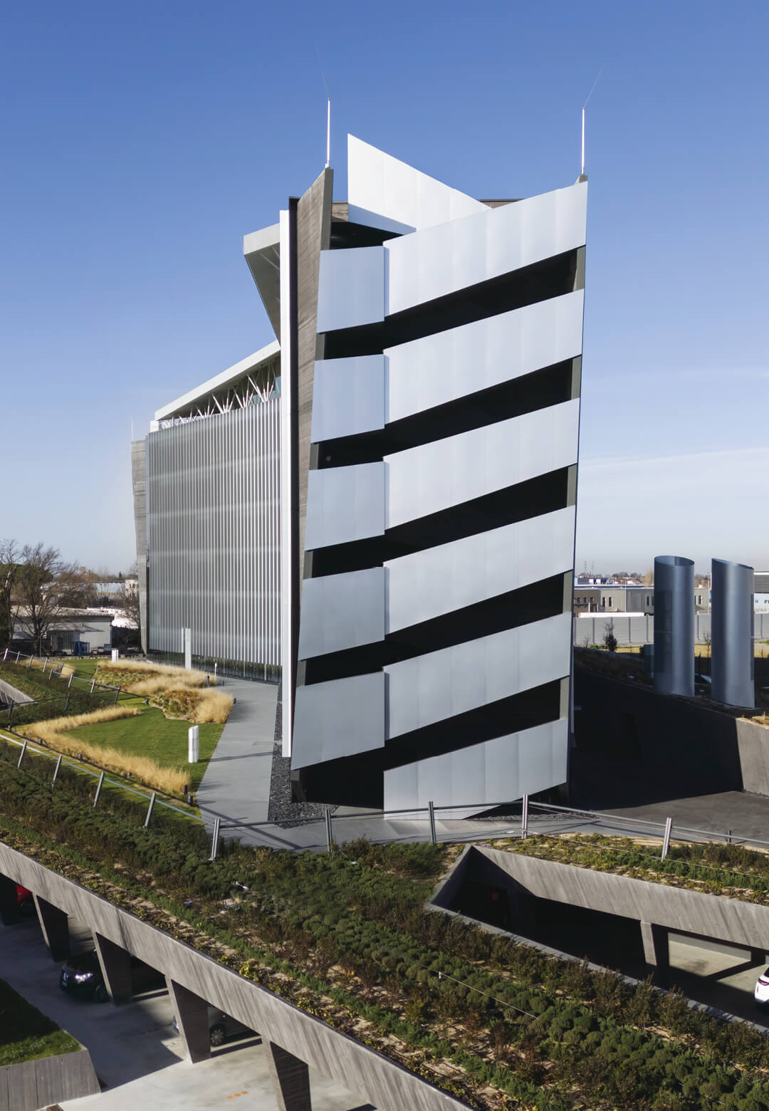 The CIA Conad Headquarters carries a deconstructivist non-orthogonal form that derives its form through neuroarchitecture | CIA Conad Headquarters | Tisselli Studio Architetti | STIRworld