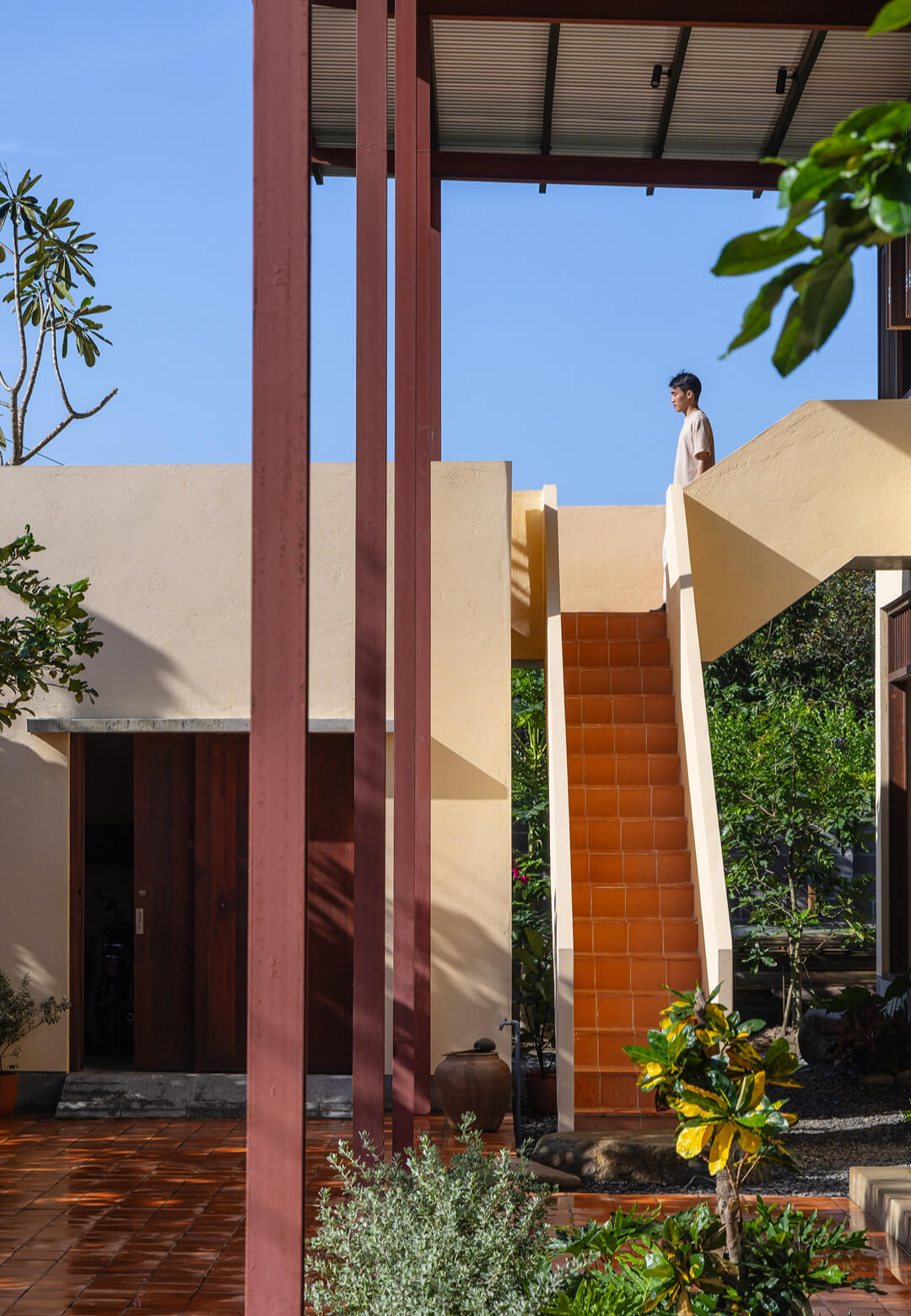 Vietnamese architecture studio SAL revives an ancestral home surrounded by a mountainous landscape in the district of Dien Khanh, Vietnam | DB Horizon | SAL | STIRworld