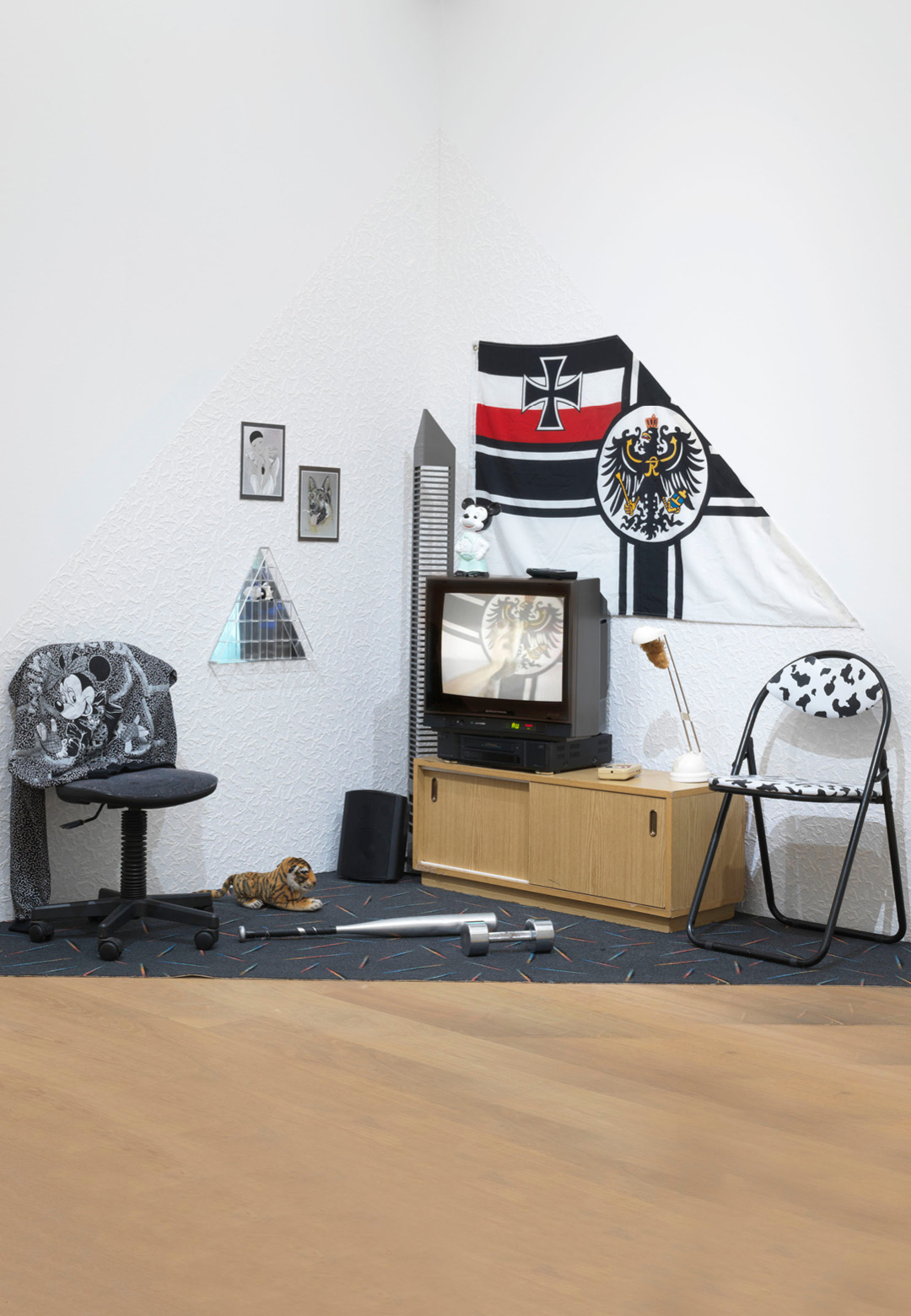 ‘Triangular Stories (Amnesia & Terror)’, installation view, 2012, Henrike Naumann, DAS MINSK Kunsthaus, 2025 | Wohnkomplex | DAS MINSK | STIRworld
