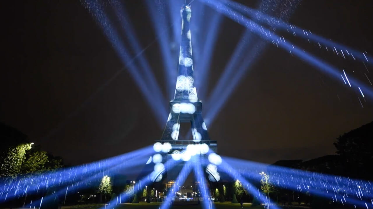 The show, produced by the Magnum agency, was set to music by Jean-Benoît Dunckel of the French music duo ‘Air’ | EODev Lights up Eiffel Tower | STIRworld