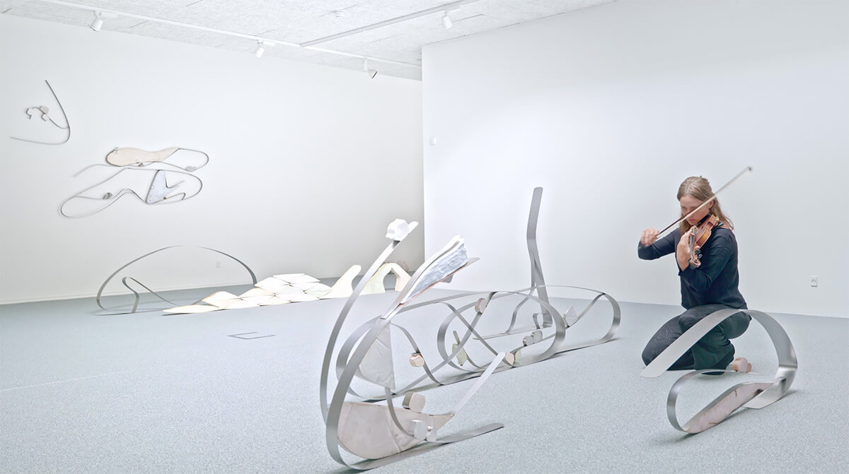An oval, a vowel, an e, spatial drawing, performance | STIRworld