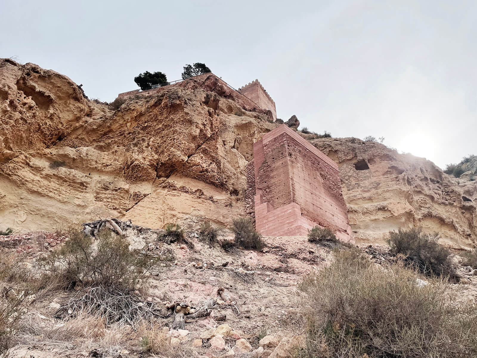 Las torres inferior y superior formaban parte del sistema defensivo de la ciudad fortificada |  Torre del Agua |  HUMA Arquitectura |  STIRMundo