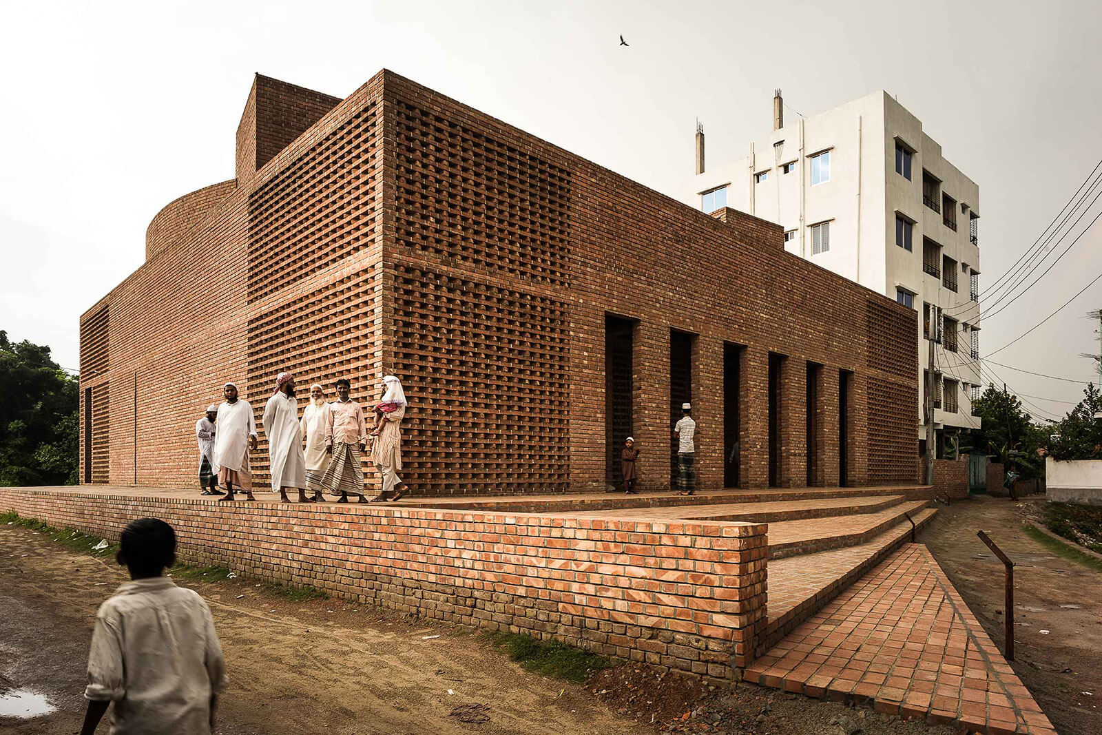 Crafting architecture that speaks to its surroundings, Marina Tabassum’s Bait Ur Rouf Mosque| Collective Language-Asian Contemporary Architecture Exhibition| Jenchieh Hung and Nada Inthaphunt | STIRworld