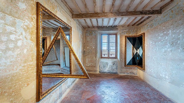 La Soglia by Michelangelo Pistoletto dwells on reflection and perception at Continua