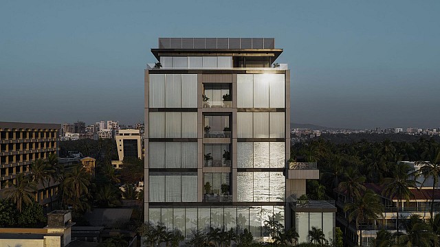 Piero Lissoni unveils a private residence overlooking Juhu Beach in Mumbai, India