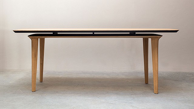 Floa Dining Table