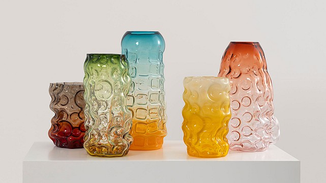 Solid Air, Liquid Colour