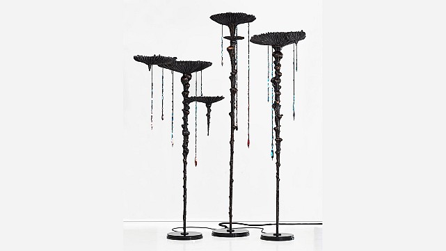 Haliocyano Fingiagigantea (Standing Chandelier)