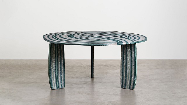 Stria Table