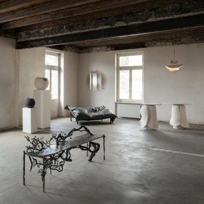 Galerie Philia and Anthracite Art pay ode to Robert Mapplethorpe with Floral Echoes
