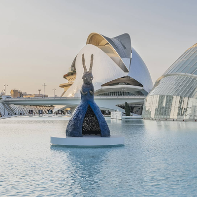 Japanese-Swiss artist Leiko Ikemura presents mammoth sculpture in Valencia