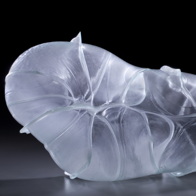 Matthew Sz&ouml;sz inflates glass with air to build ballooned sculptures