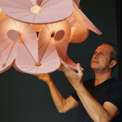 'Olo&iuml;d' by Impact Acoustic x atelier o&iuml; is a striking play of light and sound