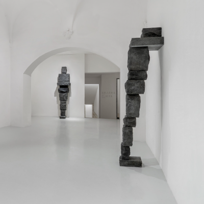 Antony Gormley examines the architecture of the human condition in What Holds Us