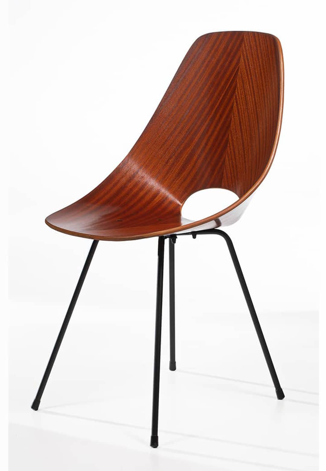 Medea 1905 is pleased to announce the return of the iconic chair