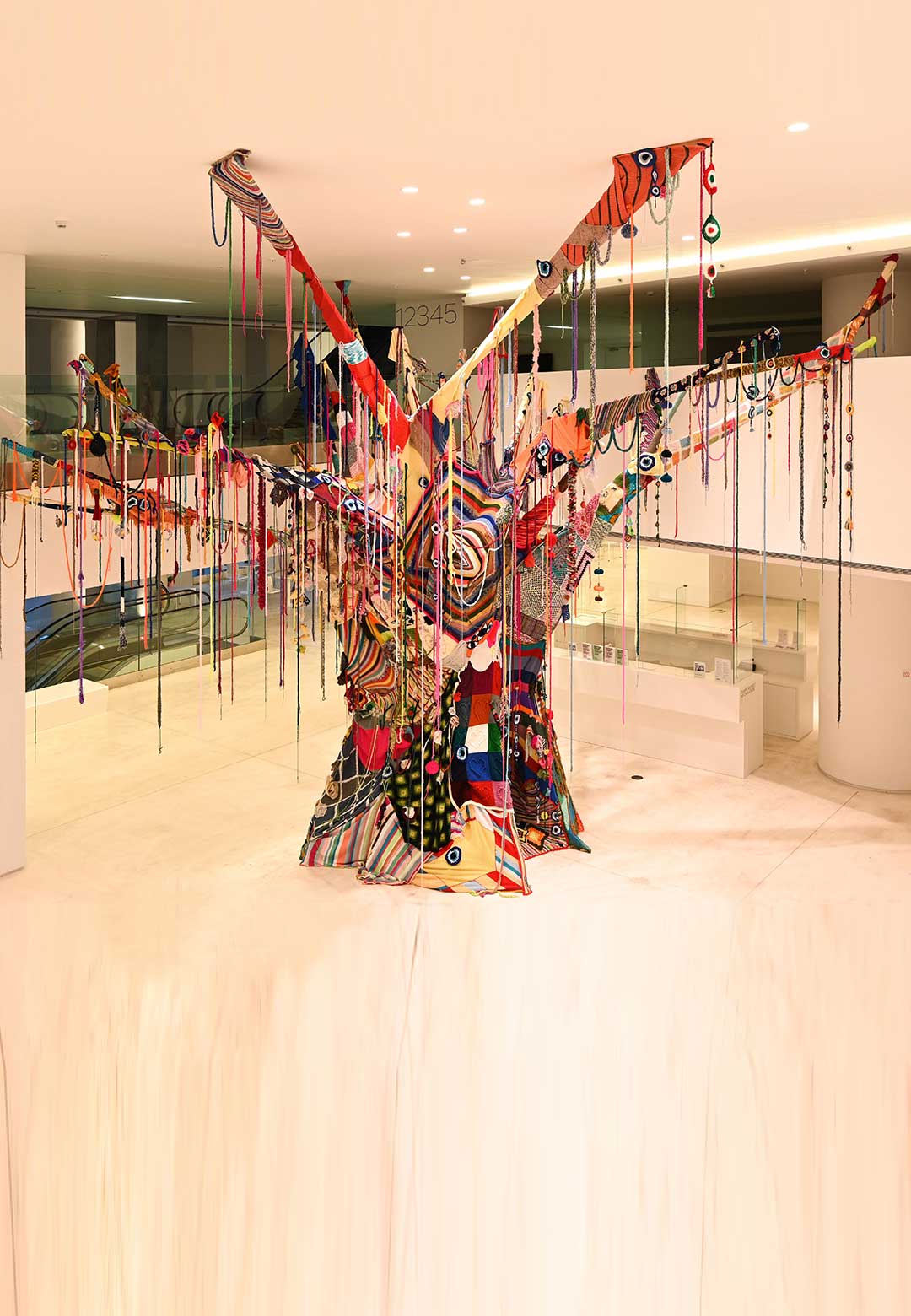 Stephan Goldrajch&rsquo;s Arbre &agrave; palabres weaves in human relationships