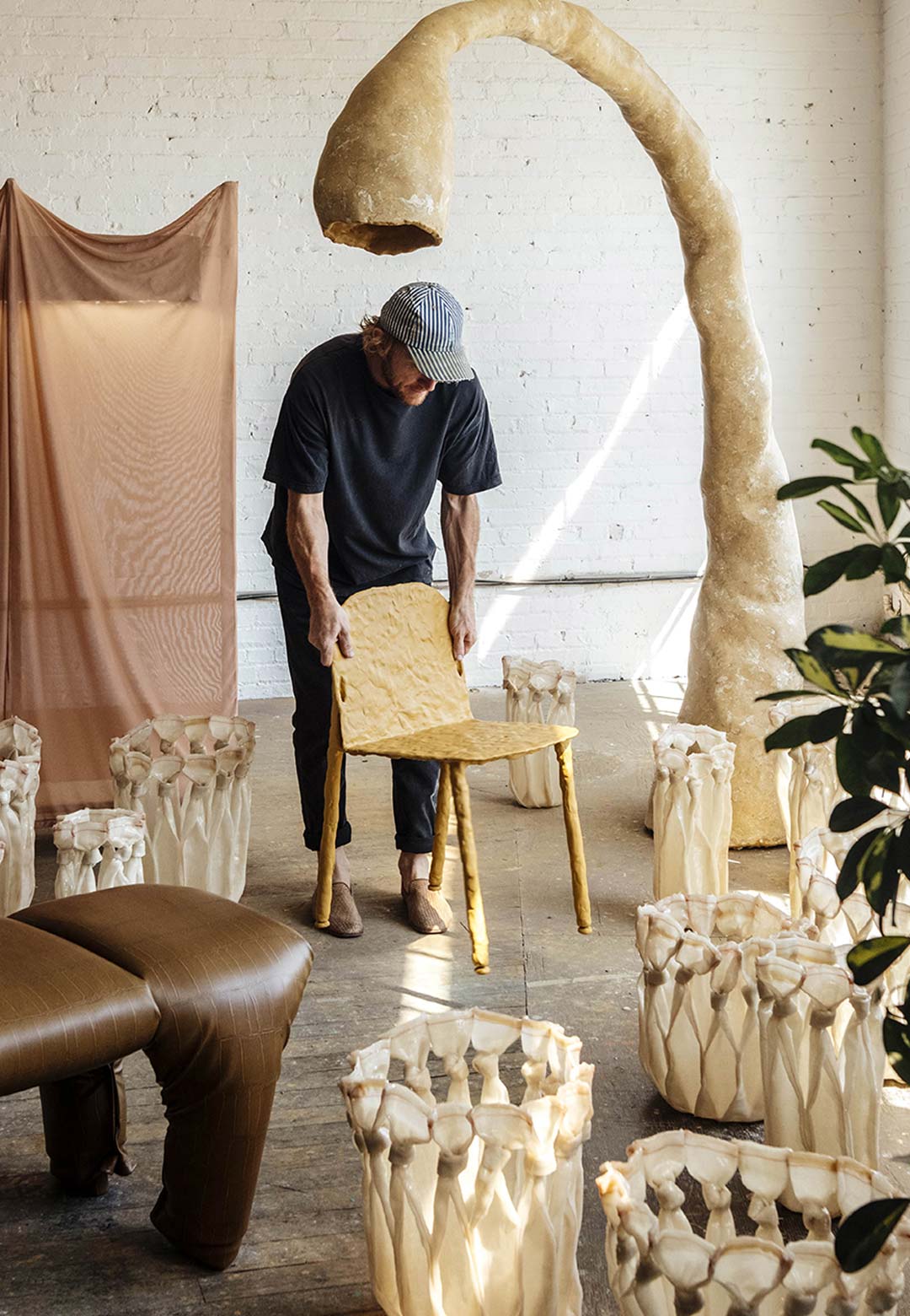 Marta Los Angeles holds a sculptural desert safari with &lsquo;Tino&rsquo;s White Horses&rsquo;