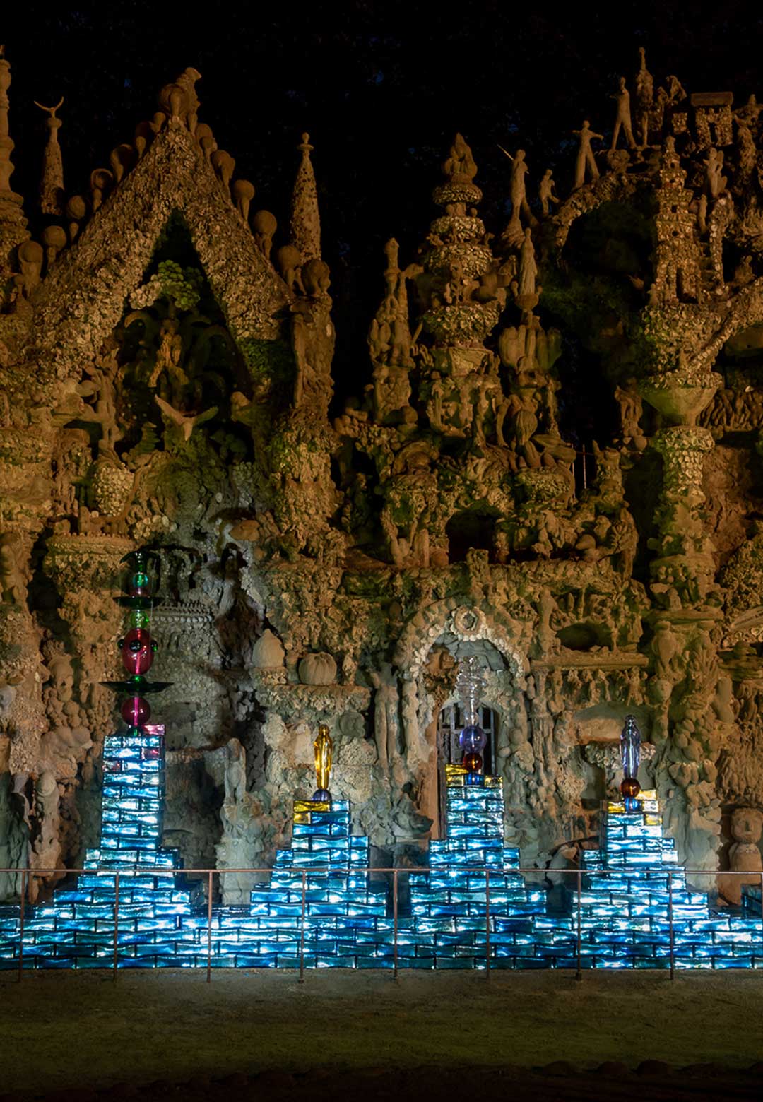 Ideal Palace celebrates 110 years with Jean-Michel Othoniel&rsquo;s &lsquo;The Dream of Water&rsquo;