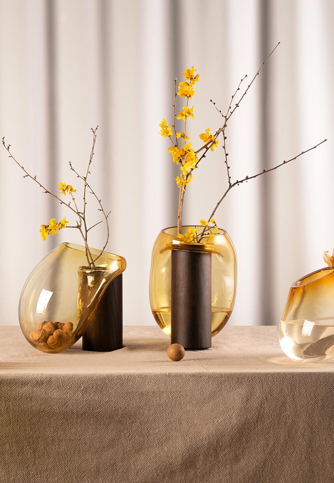 Kateryna Sokolova celebrates Ukrainian glass blowing with &lsquo;Gutta&rsquo; vase collection