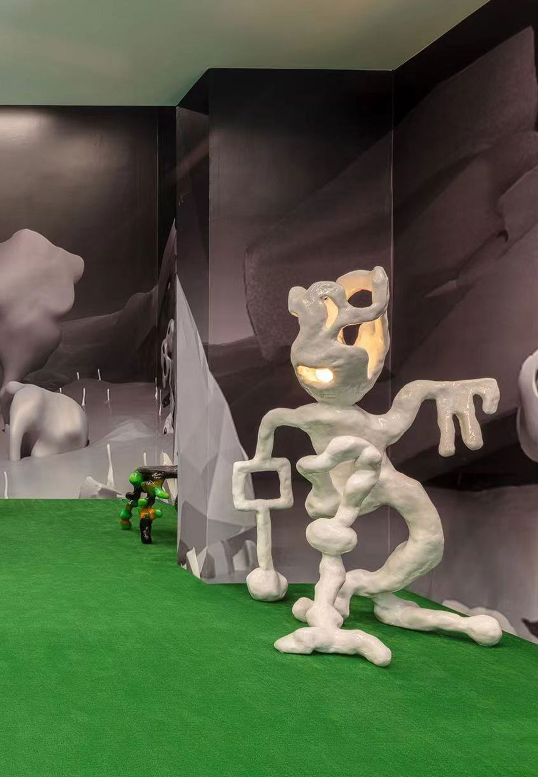 Artist Leo Orta&rsquo;s &lsquo;Day Dream&rsquo; at Room 6x8 in Beijing infuses the poetic into the utilitarian