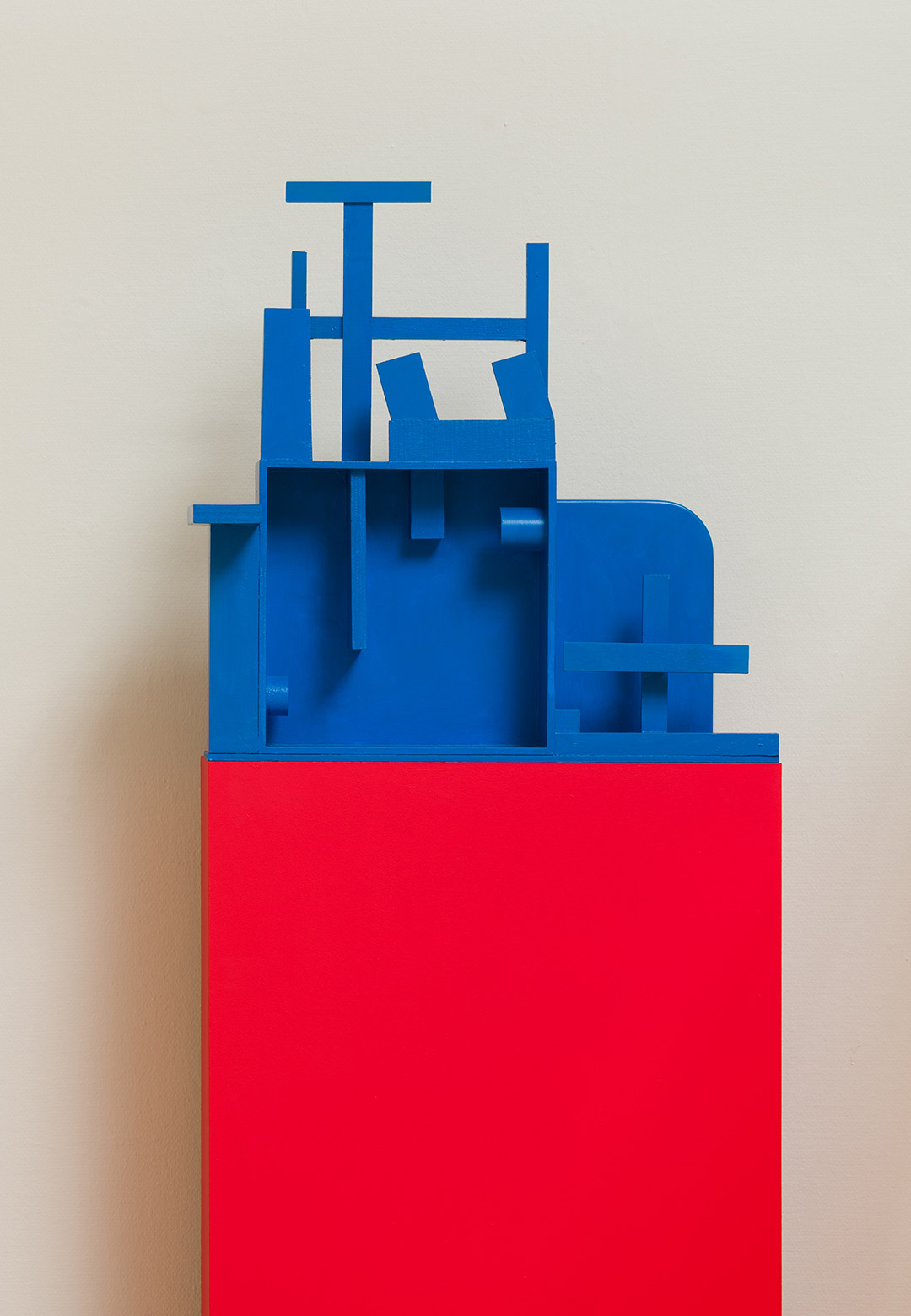 Revisiting Nathalie Du Pasquier's &lsquo;paintings of things' and 'paintings as objects&rsquo;